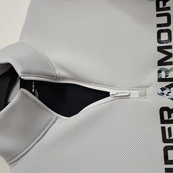 Under Armour Pullover Size: M - Picture 6 of 12